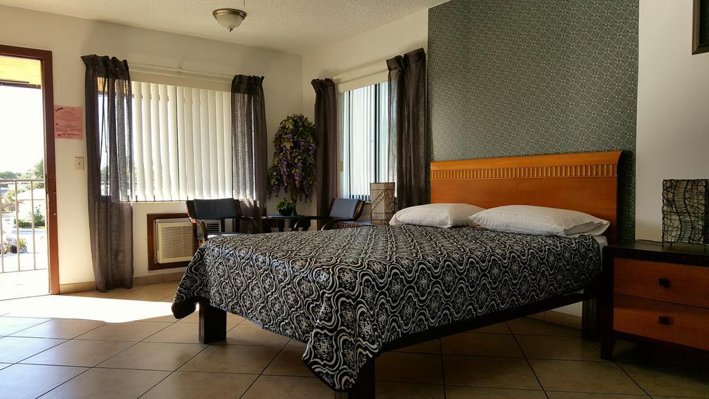 לייק וורת' Lago Motor Inn מראה חיצוני תמונה